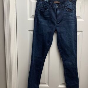 Butter soft Joe’s jeans high rise skinny jeans in dark wash !